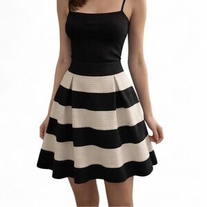 Xhilaration White Textured Fabric